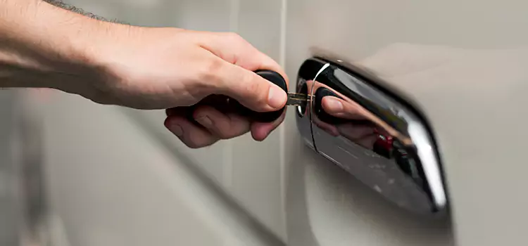 Why Choose Our Auto Locksmith Team in Cloverleaf, TX?